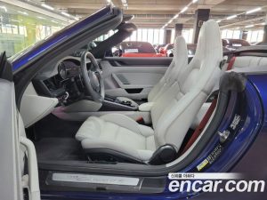 Porsche 911 CARRERA 4S Cabriolet 2024 года из Южной Кореи