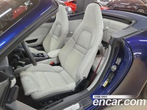 Porsche 911 CARRERA 4S Cabriolet 2024 года из Южной Кореи