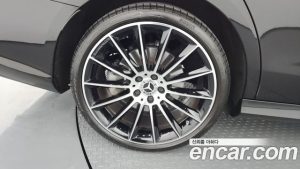 Mercedes-Benz E-Class E350 4MATIC AMG Line 2023 года из Южной Кореи
