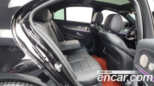 Mercedes-Benz E-Class E350 4MATIC AMG Line 2023 года из Южной Кореи