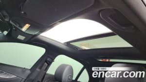 Mercedes-Benz E-Class E350 4MATIC AMG Line 2023 года из Южной Кореи