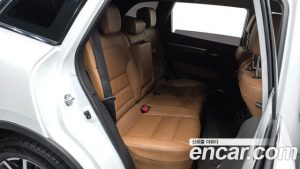 Renault-KoreaSamsung QM6 2.0 GDe RE Signature 2WD 2022 года из Южной Кореи