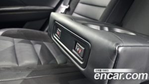 Renault-KoreaSamsung QM6 2.0 GDe Premiere 2WD 2024 года из Южной Кореи