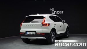 Volvo XC40 B4 Ultra Bright 2025 года из Южной Кореи