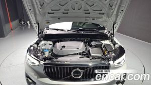 Volvo XC40 B4 Ultra Bright 2025 года из Южной Кореи