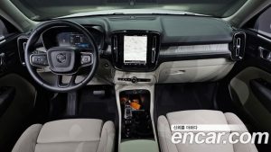 Volvo XC40 B4 Ultra Bright 2025 года из Южной Кореи