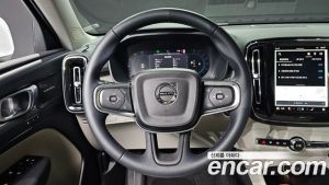 Volvo XC40 B4 Ultra Bright 2025 года из Южной Кореи