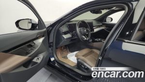 BMW 5-Series 520i M Sport 2024 года из Южной Кореи
