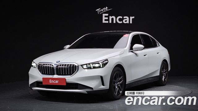 BMW 5-Series 530i xDrive 2024 года из Кореи