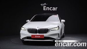 BMW 5-Series 530i xDrive 2024 года из Южной Кореи