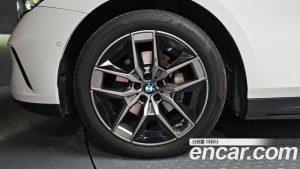 BMW 5-Series 530i xDrive 2024 года из Южной Кореи