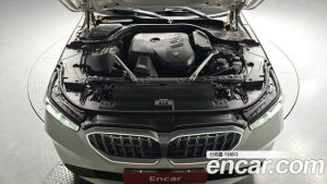 BMW 5-Series 530i xDrive 2024 года из Южной Кореи