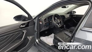 Volkswagen Jetta 1.5 TSI Premium 2023 года из Южной Кореи