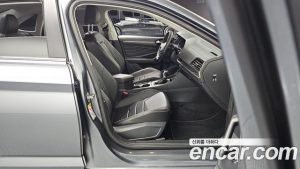 Volkswagen Jetta 1.5 TSI Premium 2023 года из Южной Кореи