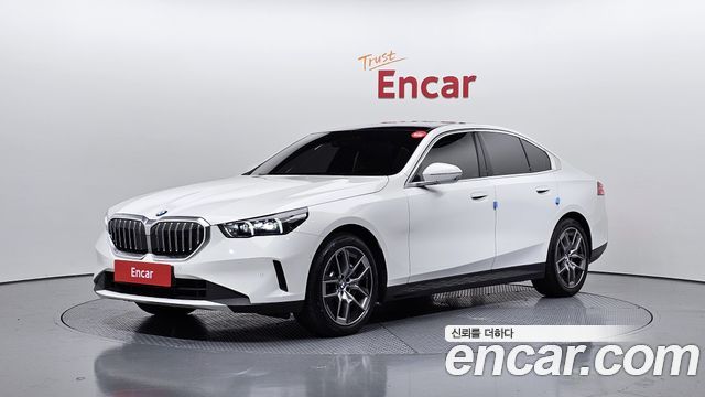 BMW 5-Series 530i xDrive 2024 года из Кореи