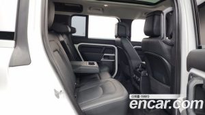 Land Rover Defender 110 D300 HSE 2023 года из Южной Кореи