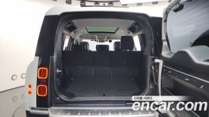 Land Rover Defender 110 D300 HSE 2023 года из Южной Кореи