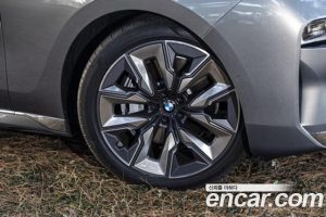 BMW 7-Series 740i sDrive Design Pure Excellence 2023 года из Южной Кореи