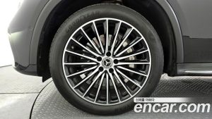 Mercedes-Benz GLC-Class GLC300 4MATIC AMG Line 2023 года из Южной Кореи