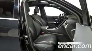 Mercedes-Benz GLC-Class GLC300 4MATIC AMG Line 2023 года из Южной Кореи
