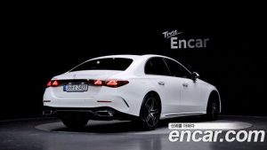 Mercedes-Benz E-Class E300 4MATIC AMG Line 2024 года из Южной Кореи