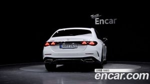 Mercedes-Benz E-Class E300 4MATIC AMG Line 2024 года из Южной Кореи