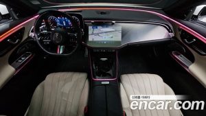 Mercedes-Benz E-Class E300 4MATIC AMG Line 2024 года из Южной Кореи