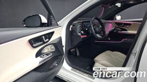 Mercedes-Benz E-Class E300 4MATIC AMG Line 2024 года из Южной Кореи