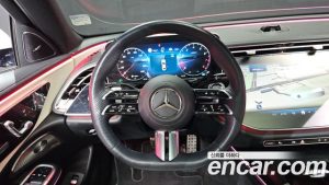 Mercedes-Benz E-Class E300 4MATIC AMG Line 2024 года из Южной Кореи