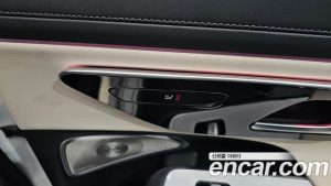 Mercedes-Benz E-Class E300 4MATIC AMG Line 2024 года из Южной Кореи