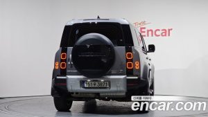 Land Rover Defender 110 D300 HSE 2023 года из Южной Кореи
