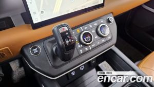Land Rover Defender 110 D300 HSE 2023 года из Южной Кореи