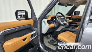 Land Rover Defender 110 D300 HSE 2023 года из Южной Кореи