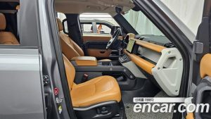 Land Rover Defender 110 D300 HSE 2023 года из Южной Кореи