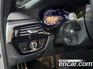 BMW 5-Series 520i M Sport 2023 года из Южной Кореи
