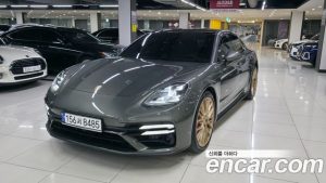 Porsche Panamera 4.0 GTS 2023 года из Южной Кореи