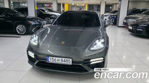 Porsche Panamera 4.0 GTS 2023 года из Южной Кореи
