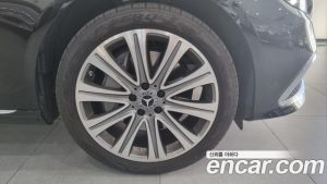 Mercedes-Benz E-Class E350 4MATIC Exclusive 2023 года из Южной Кореи