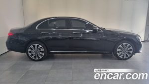 Mercedes-Benz E-Class E350 4MATIC Exclusive 2023 года из Южной Кореи