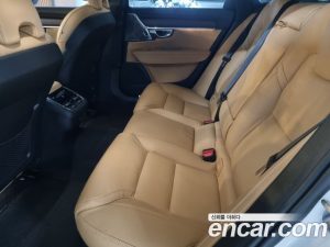 Volvo V90 B5 ULTIMATE AWD 2024 года из Южной Кореи