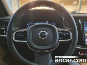 Volvo V90 B5 ULTIMATE AWD 2024 года из Южной Кореи