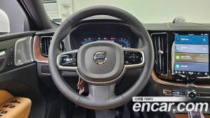 Volvo XC60 B5 Ultra Bright 2025 года из Южной Кореи