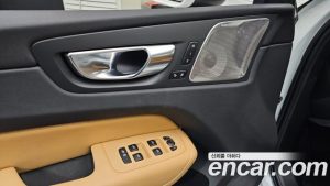Volvo XC60 B5 Ultra Bright 2025 года из Южной Кореи