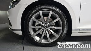 Volkswagen Passat 2.0 TDI Prestige 2022 года из Южной Кореи