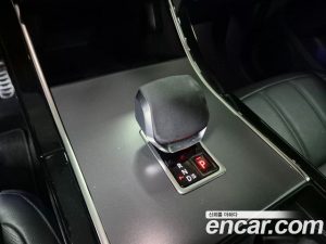 Land Rover Range Rover Evoque P250 Dynamic SE 2025 года из Южной Кореи
