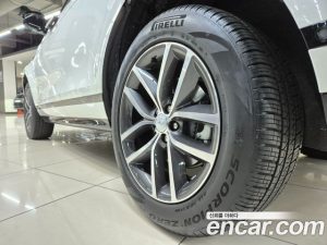 Land Rover Range Rover Evoque P250 Dynamic SE 2025 года из Южной Кореи