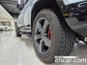 Land Rover Defender 110 P400 X 2024 года из Южной Кореи