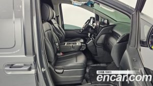 Hyundai Staria L3.5 Wagon 3Door 2025 года из Южной Кореи