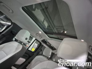 Land Rover Defender 110 D250 X- SE 2025 года из Южной Кореи