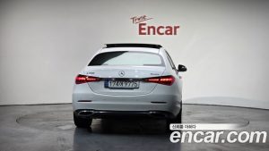 Mercedes-Benz C-Class C300 4MATIC Avantgarde 2024 года из Южной Кореи